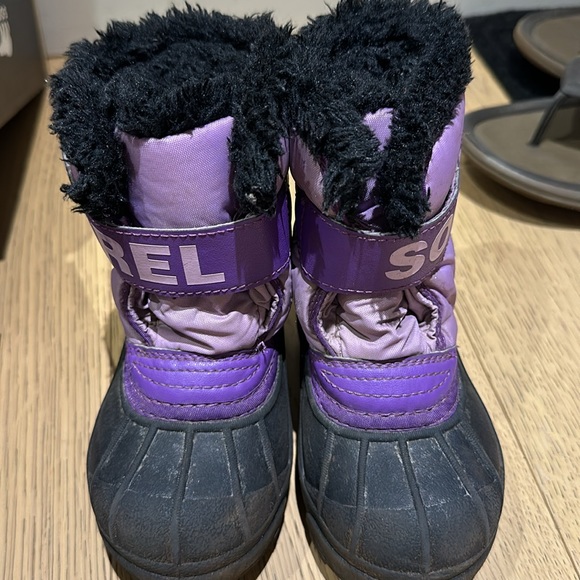 good condition sorel waterproof boots size 8 - Picture 2 of 4